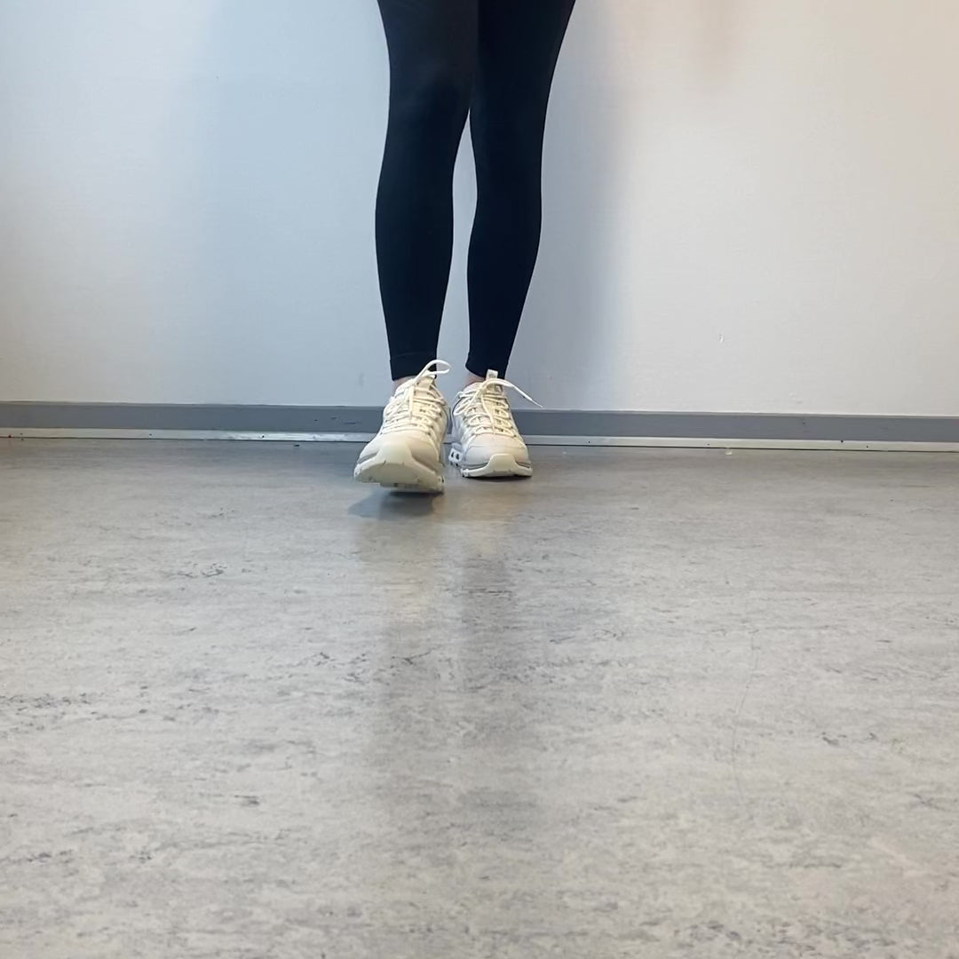 Last inn video: Hvit Green Comfort sneaker med mye støtdemping
