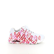 Hvite Skechers-sko med Lovewall-hjerter