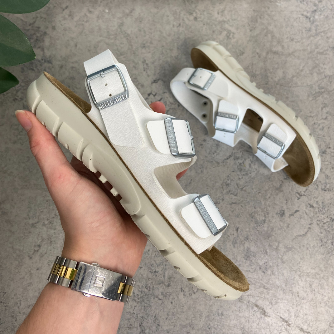 Hvit Kano sandal fra Birkenstock, sklidempe såler