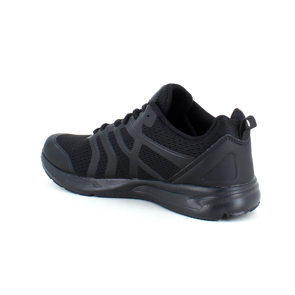 Svart pustende sko fra Endurance