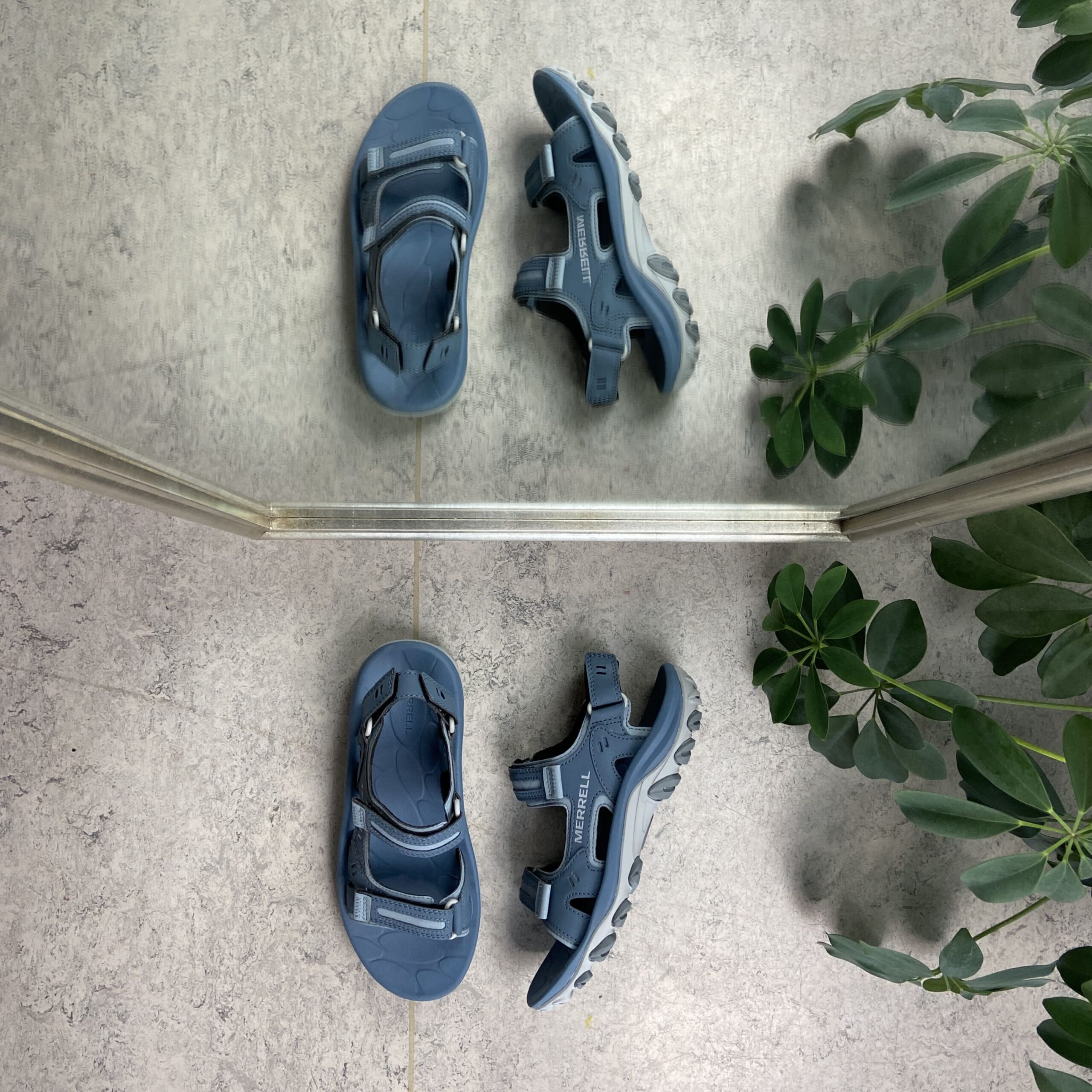 Merrell vannavstøtende vandresandal.