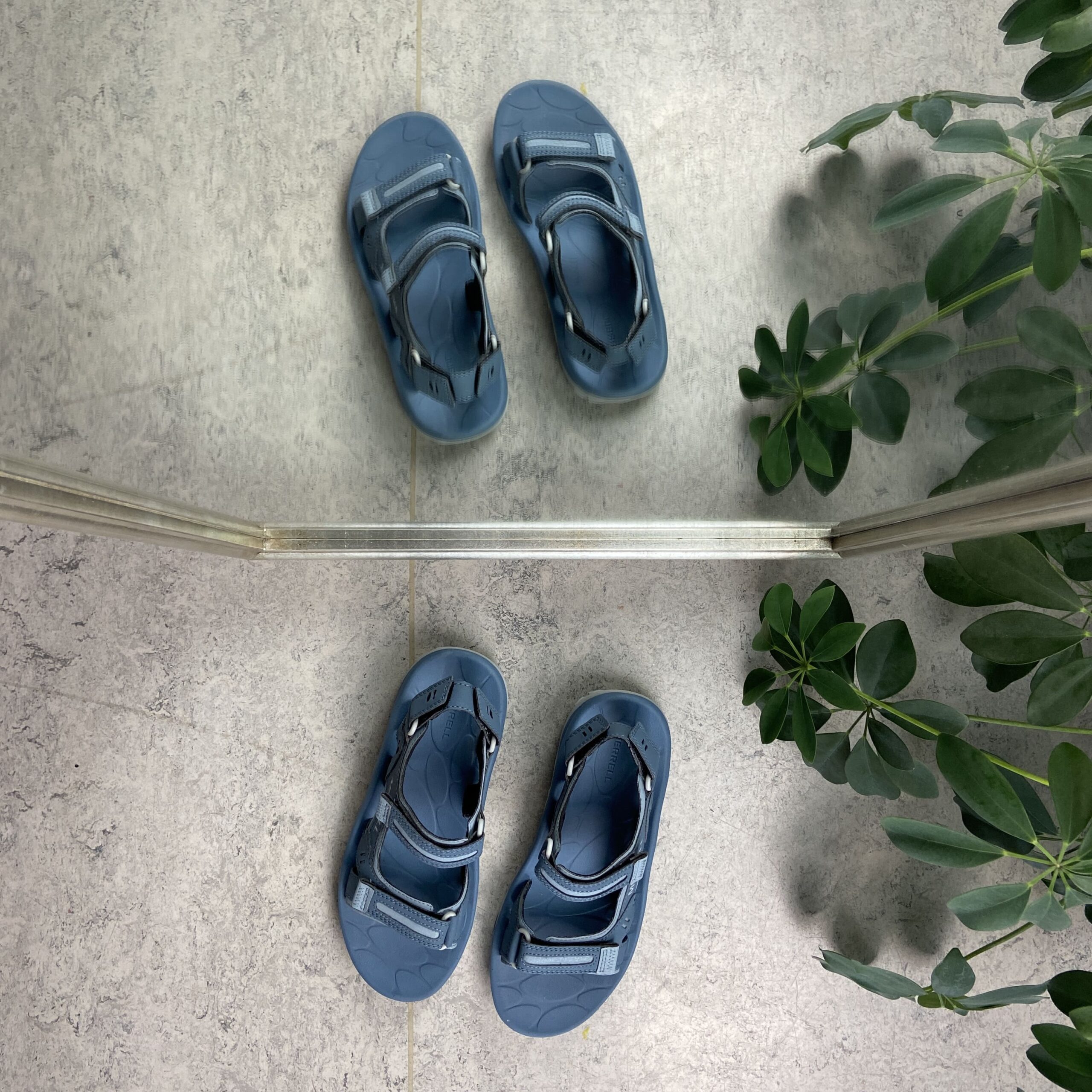 Merrell vannavstøtende vandresandal.