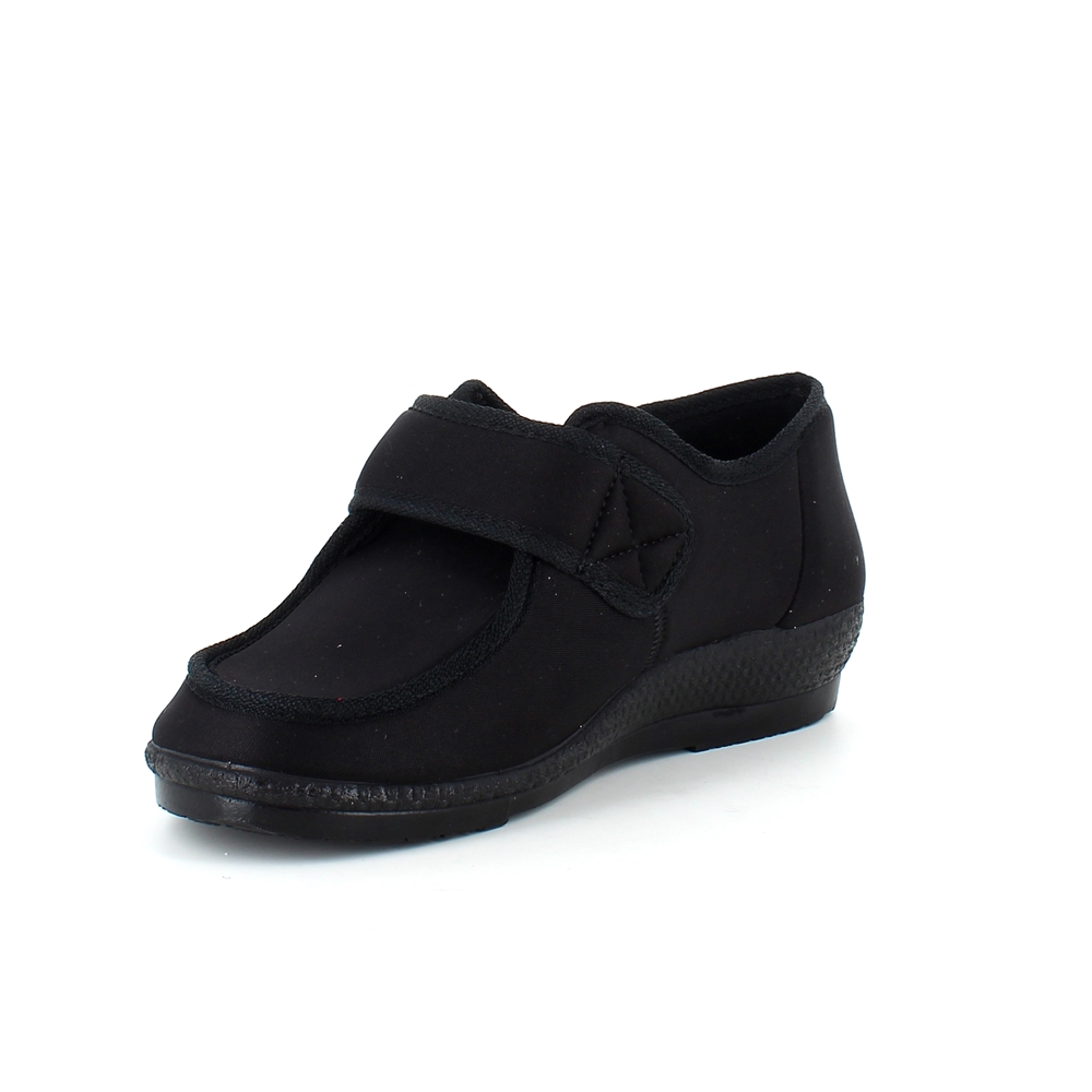 Bred sko med borrelås og plass