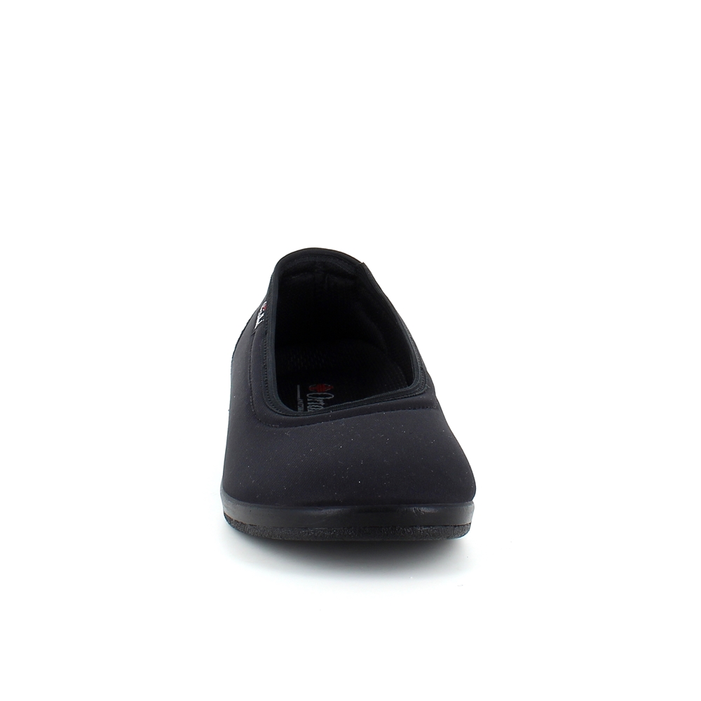 Åpen ballerina til den brede fot