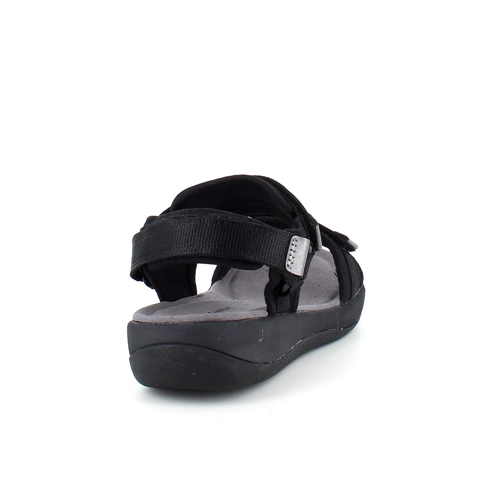 Svart sandal med justerbare tekstilstropper