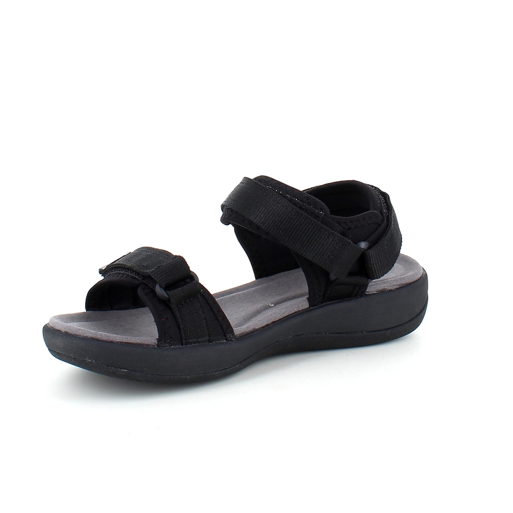 Svart sandal med justerbare tekstilstropper