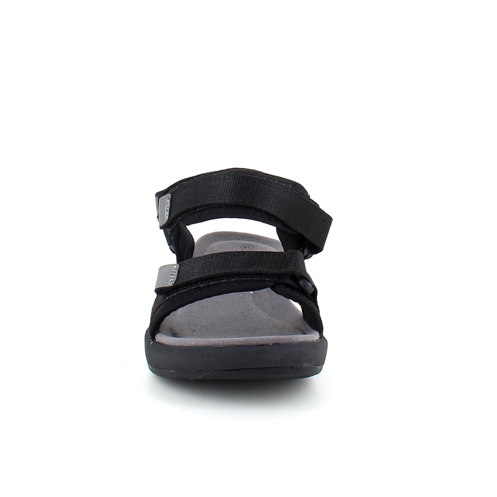 Svart sandal med justerbare tekstilstropper