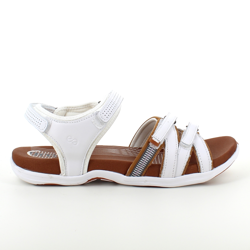 Hvit sandal fra Green Comfort med fire justerbare stropper