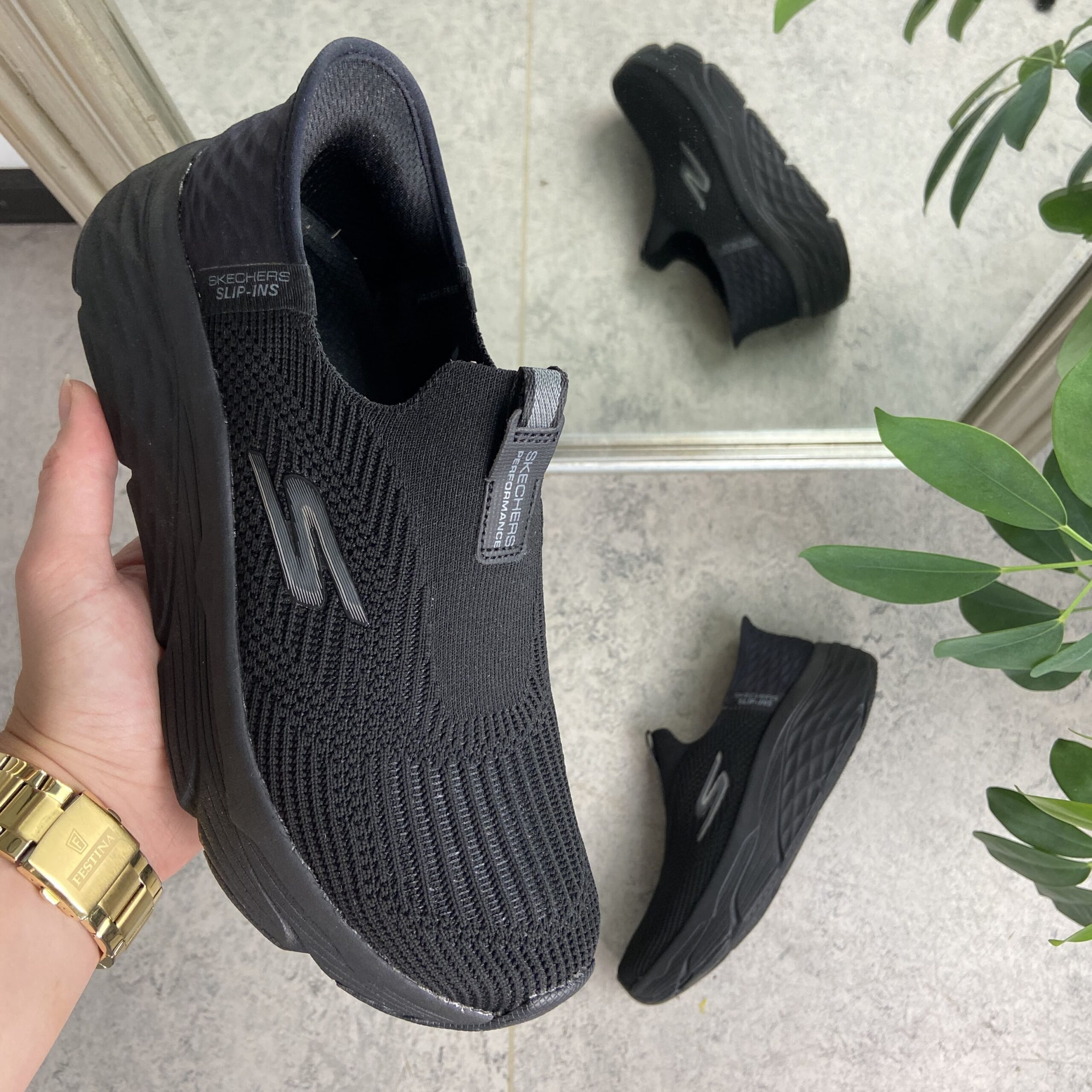 Svart slip-in fra Skechers