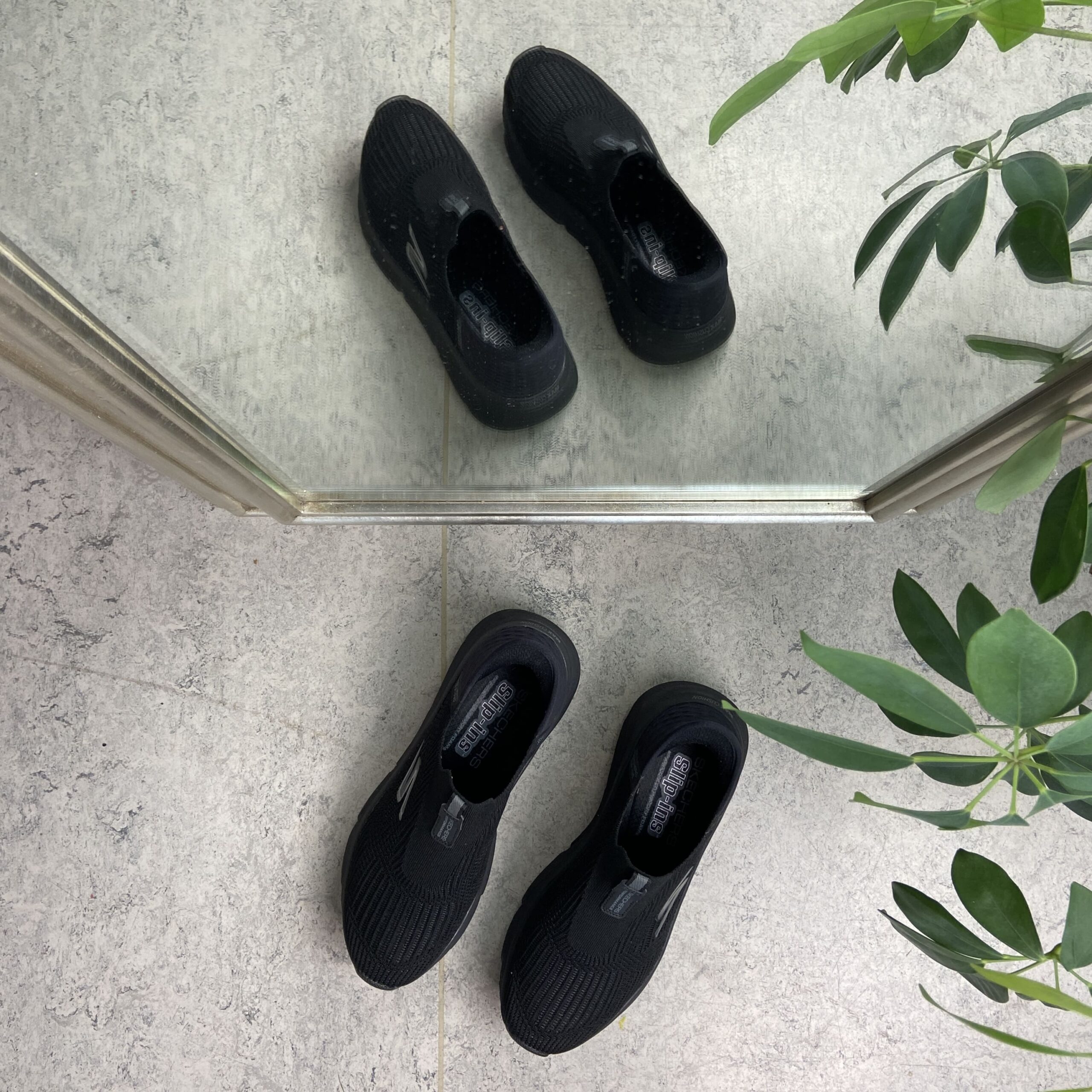 Svart slip-in fra Skechers