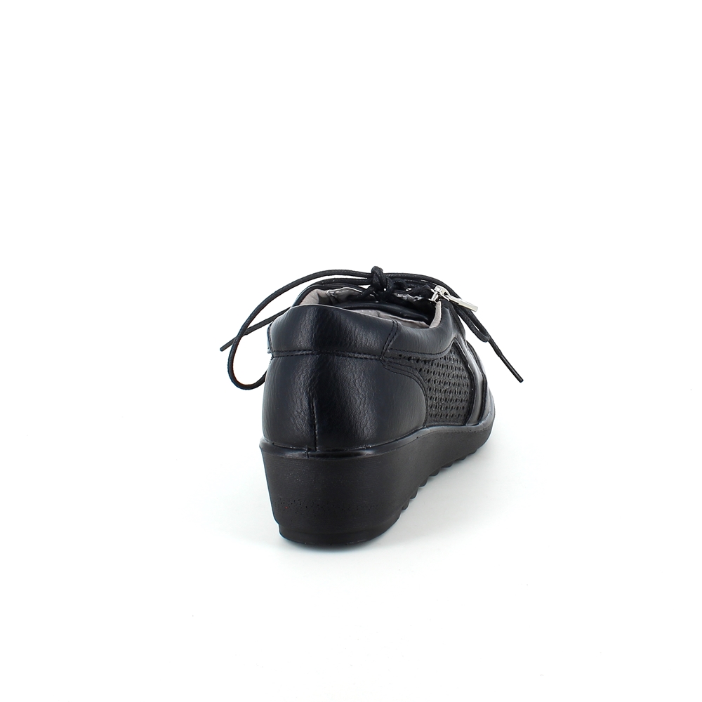 Luftig sko med både snøring og glidelås