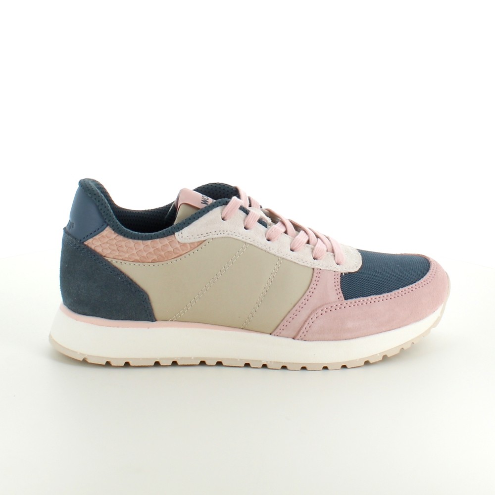 Sko fra Woden med god bredde og flotte farger