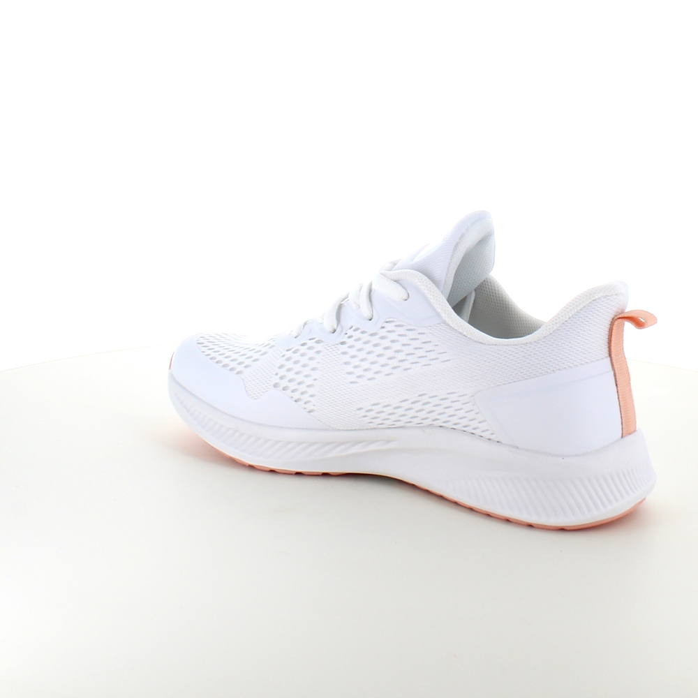 Lett hvit sko med pustende overdel og støtdemping