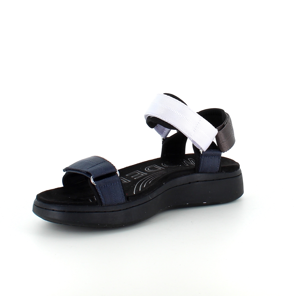 Smart blå sandal fra Woden