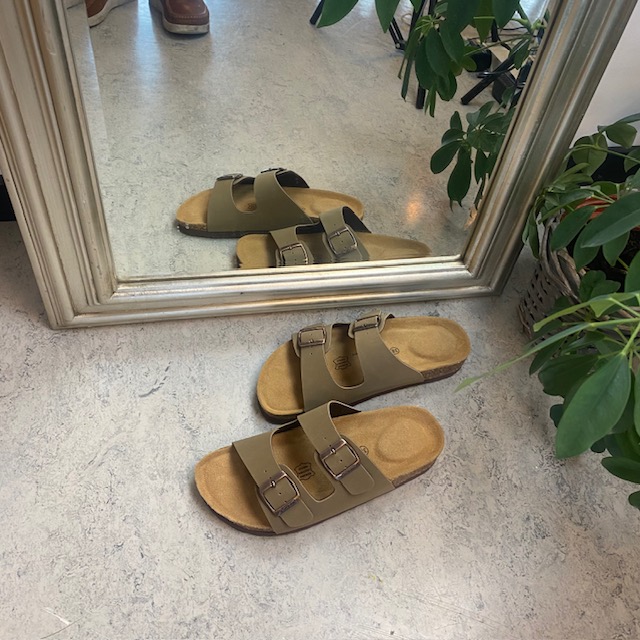 Oliven Cruz biosandal med brede stropper