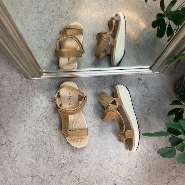 Brun sandal med god såle og støtte