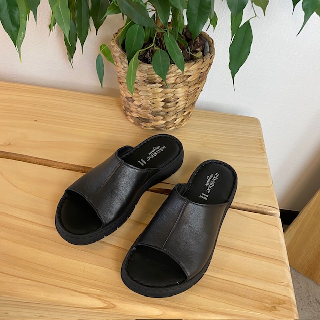 Elegant svart slip in i skinn fra Relaxshoe