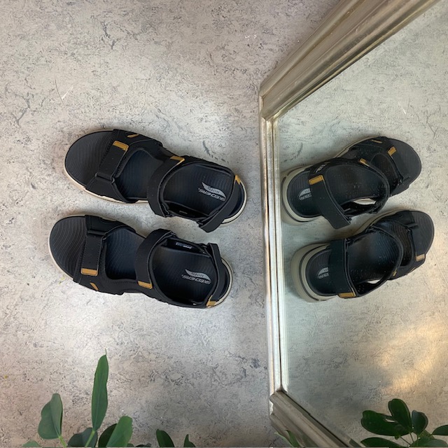 Arch Fit herre sandal fra Skechers med 3 borrelåsremmer