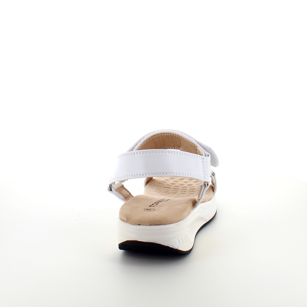 Hvit sandal med god såle og støtte