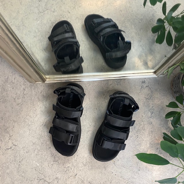 Svart sandal fra Gaitline med gangesåle