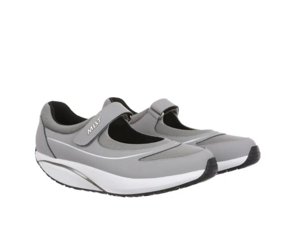 Grå lukket sandal fra MBT