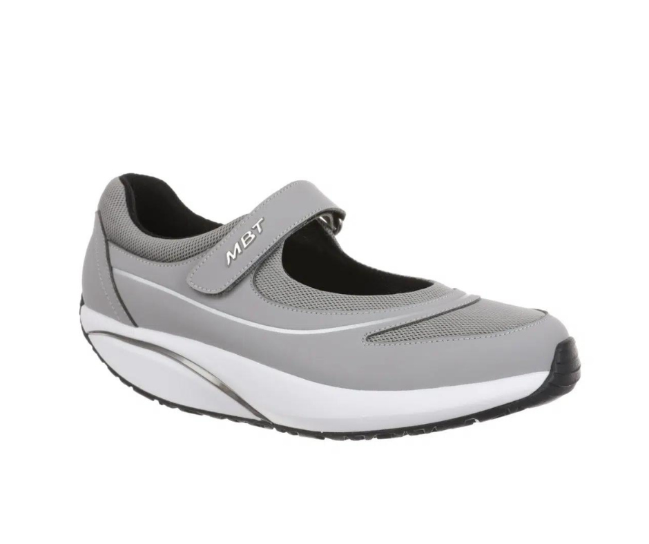 Grå lukket sandal fra MBT