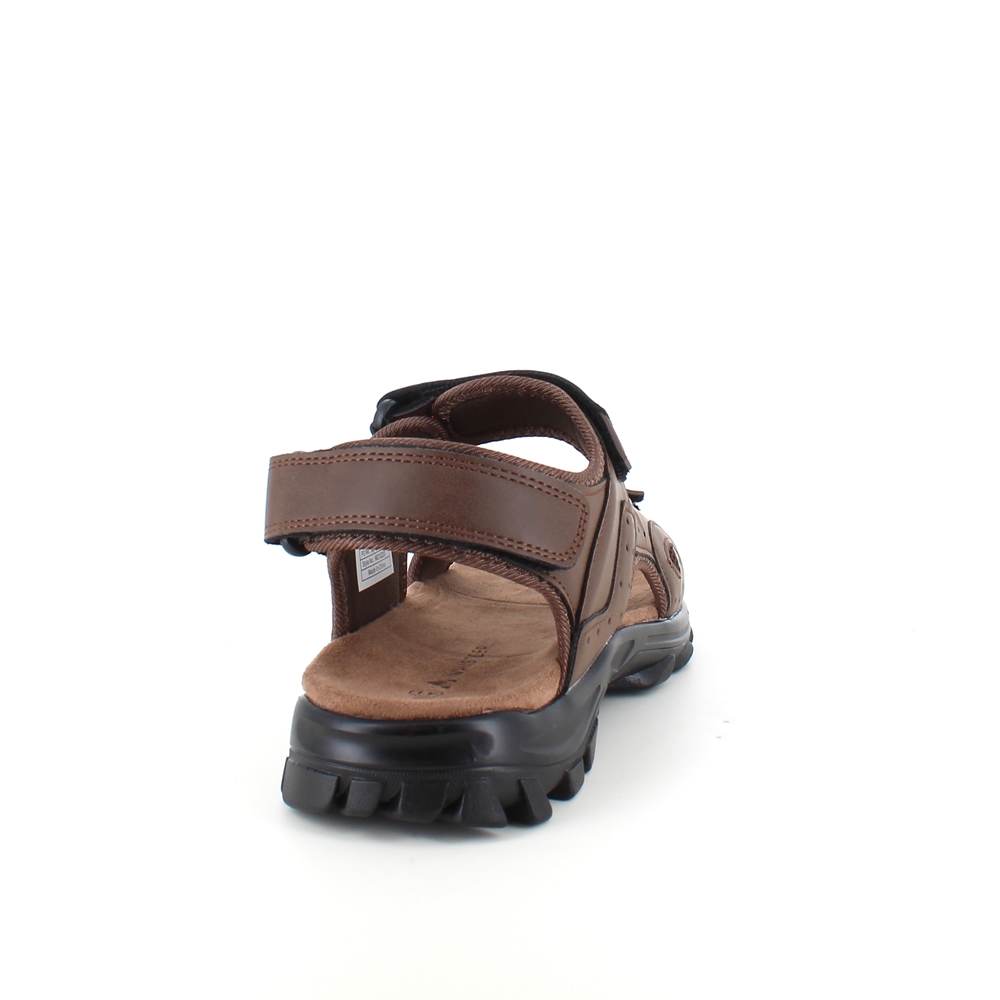 Brun herresandal med tre borrelåsremmer og en god bredde