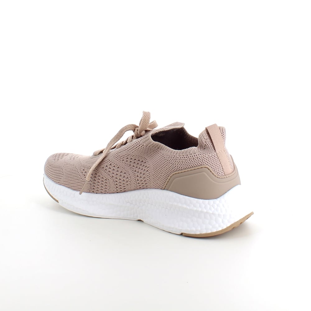 Sandfarget pustende slip on sko fra Endurance