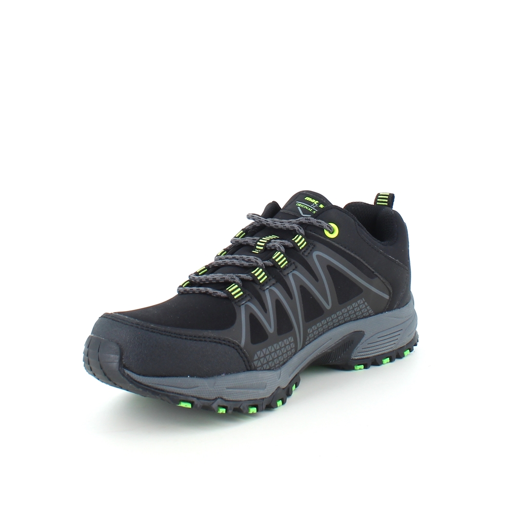 Svart sko med overdel i ettergivende softshell med limegrønne detaljer