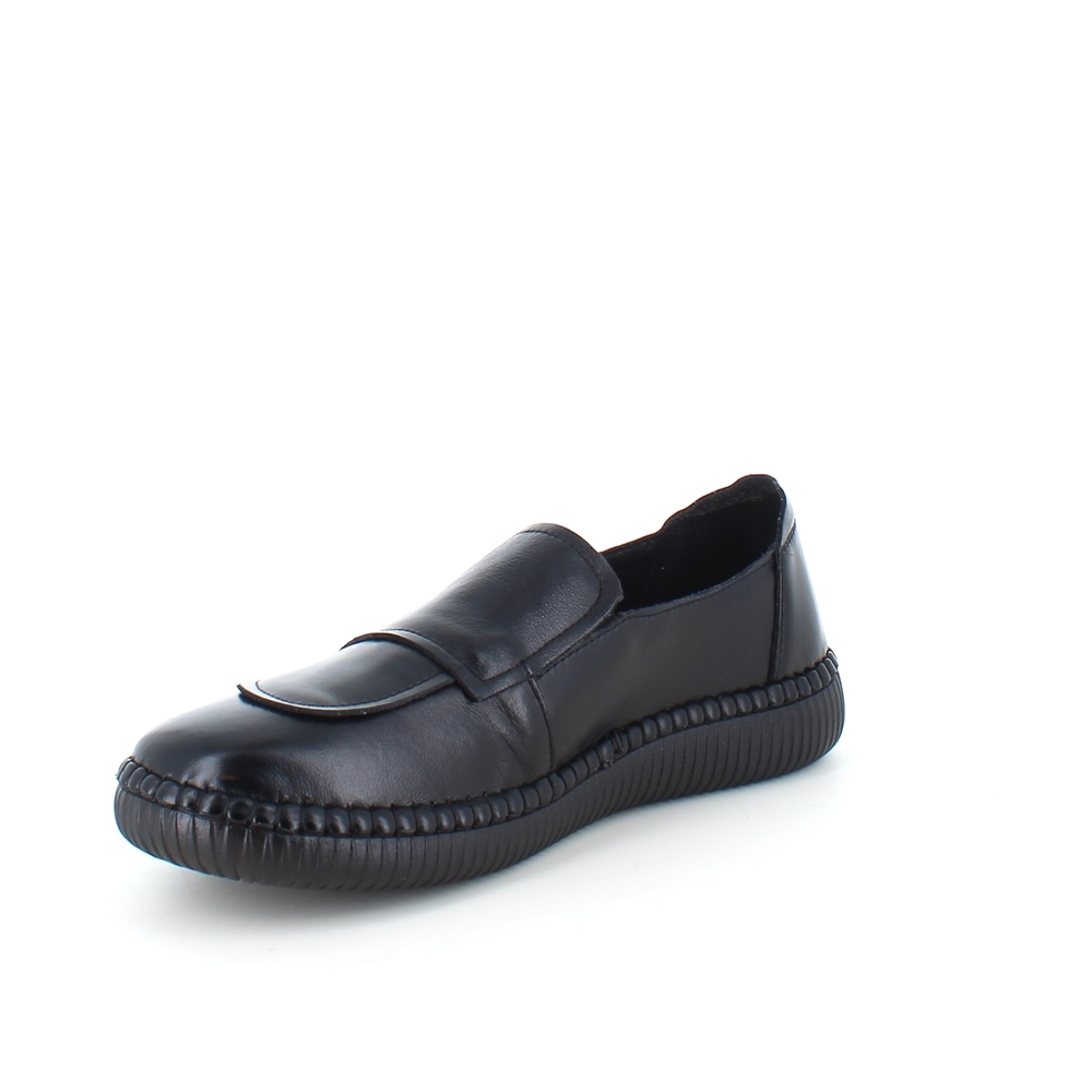 Svart slip on sko i skinn med ultrafleksibel yttersåle