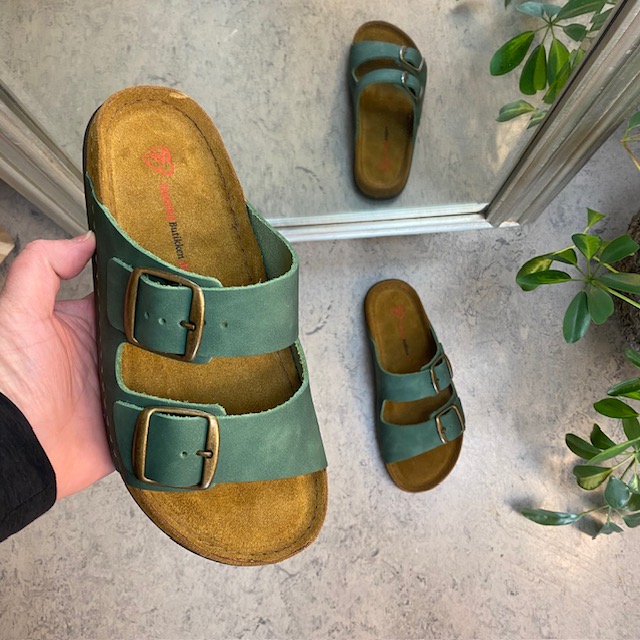 Olivengrønn slip-in sandal i skinn med brede remmer