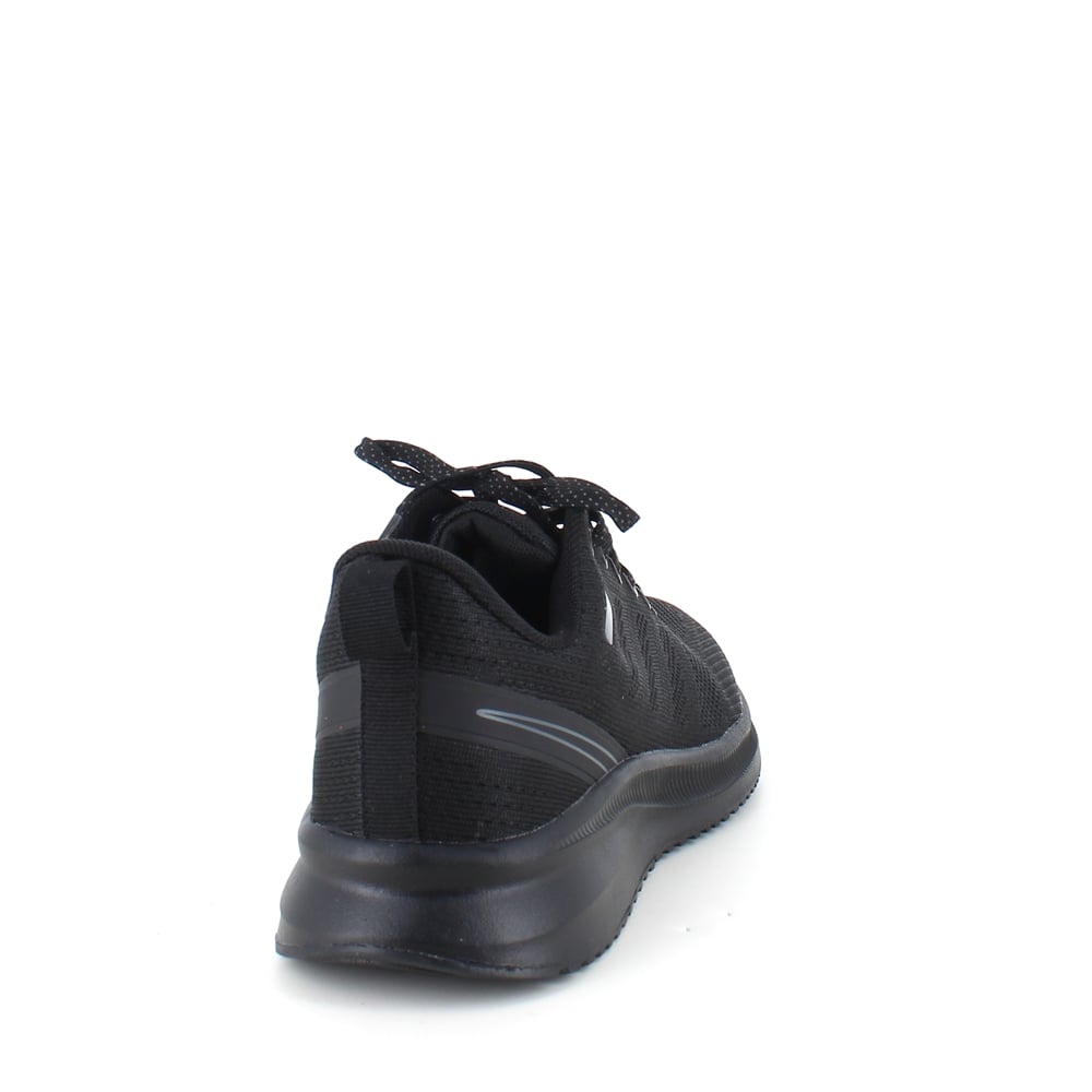 Svart herresneakers i pustende materiale