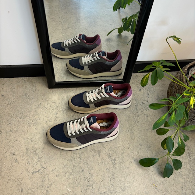 Flotte sko i blå farger fra Woden med god svangstøtte