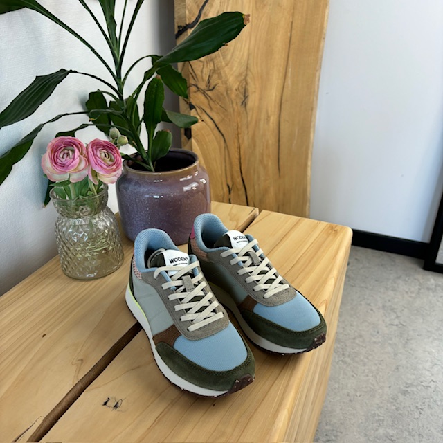 Flotte multifargede sko fra Woden med god svangstøtte