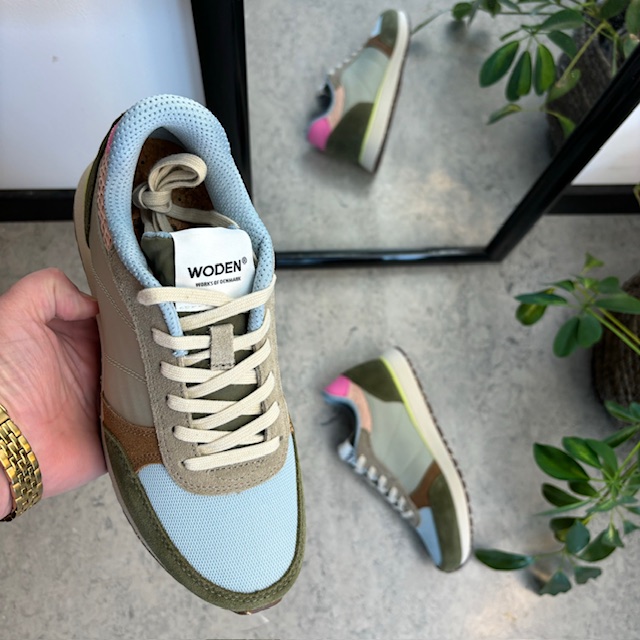 Flotte multifargede sko fra Woden med god svangstøtte