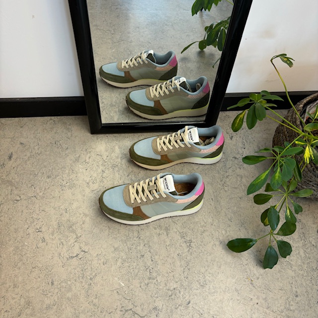 Flotte multifargede sko fra Woden med god svangstøtte