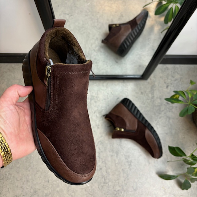 Kort brun støvel med dobbel glidelås