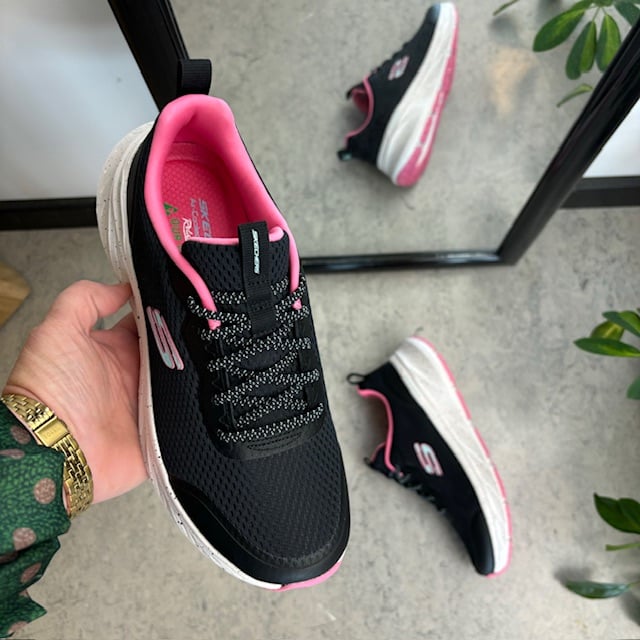 Skechers sko med pustende overdel og fremragende støtdemping