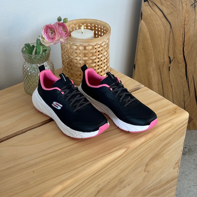 Skechers sko med pustende overdel og fremragende støtdemping