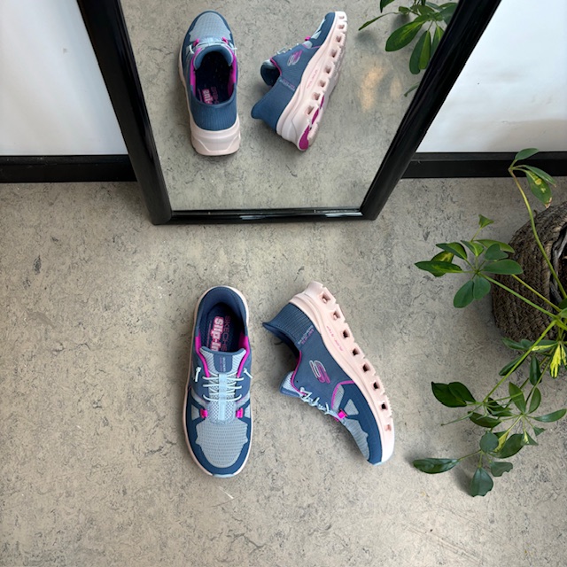 Skechers Step-In med elastisk snøring og fantastisk støtdemping