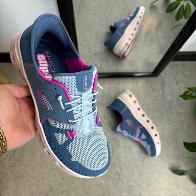 Skechers Step-In med elastisk snøring og fantastisk støtdemping