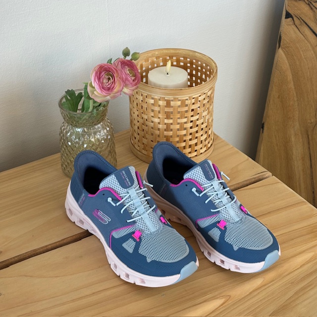 Skechers Step-In med elastisk snøring og fantastisk støtdemping