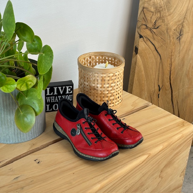 Rød slip-in sko fra Rieker