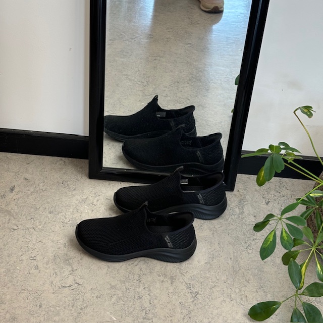 Sort Slip-ins fra Skechers med strikket ettergivende overdel