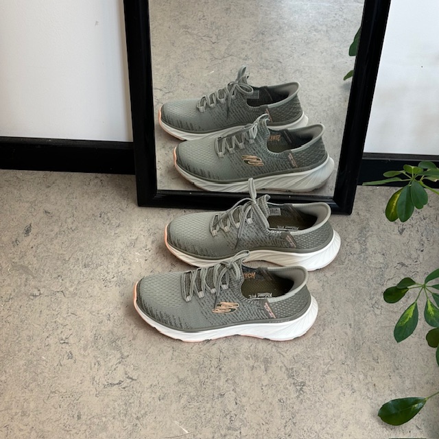 Skechers Slip-Ins med grønn strikket overdel som tilpasser seg dine føtter