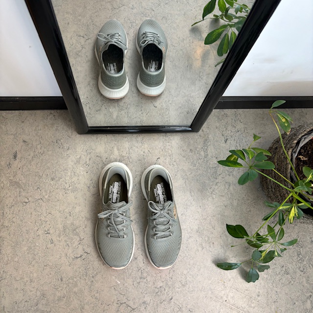 Skechers Slip-Ins med grønn strikket overdel som tilpasser seg dine føtter