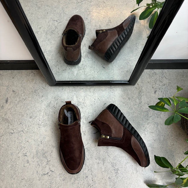 Kort brun støvel med dobbel glidelås