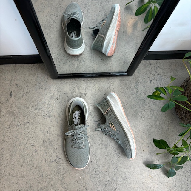 Skechers Slip-Ins med grønn strikket overdel som tilpasser seg dine føtter