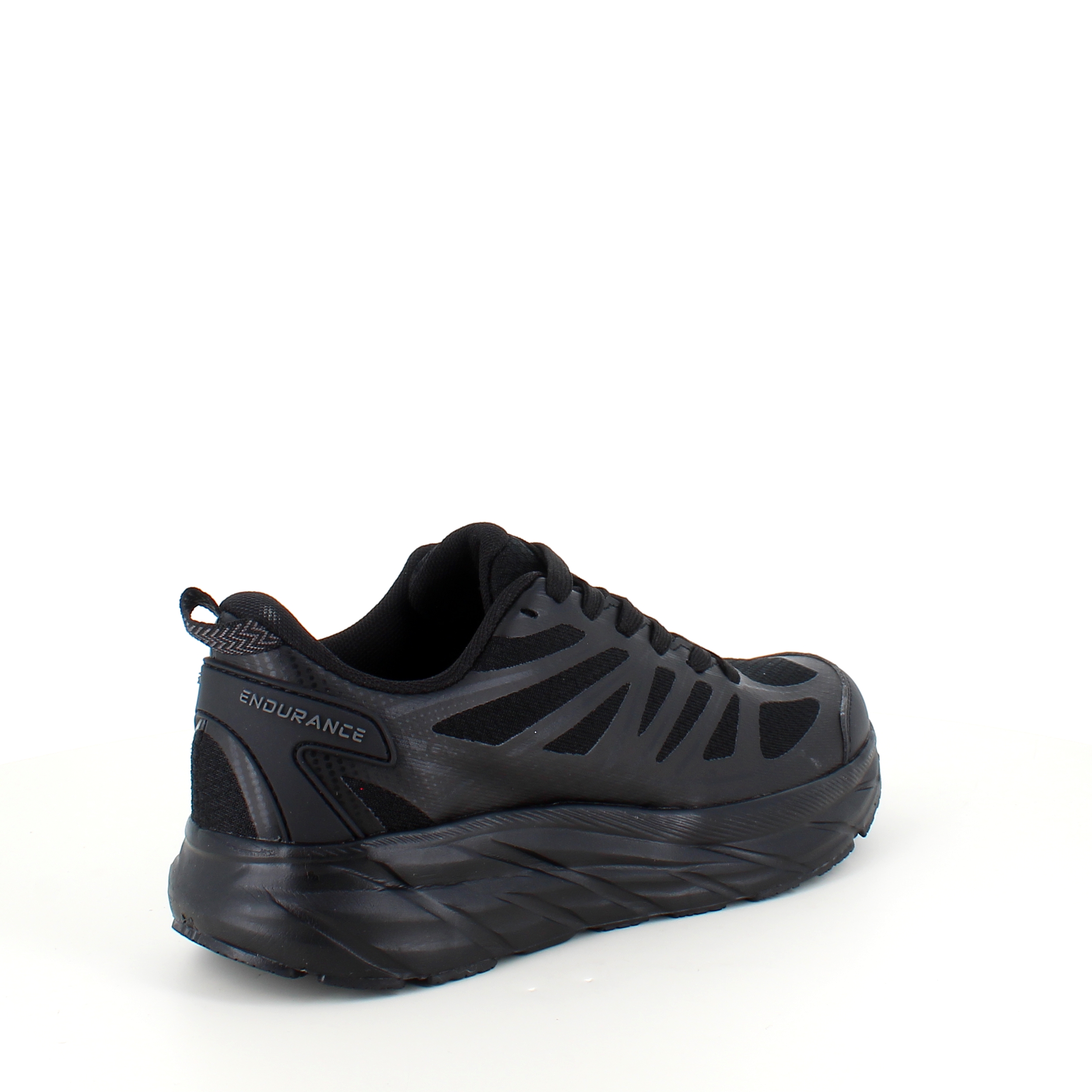 Svart pustende sko fra Endurance med god støtdemping