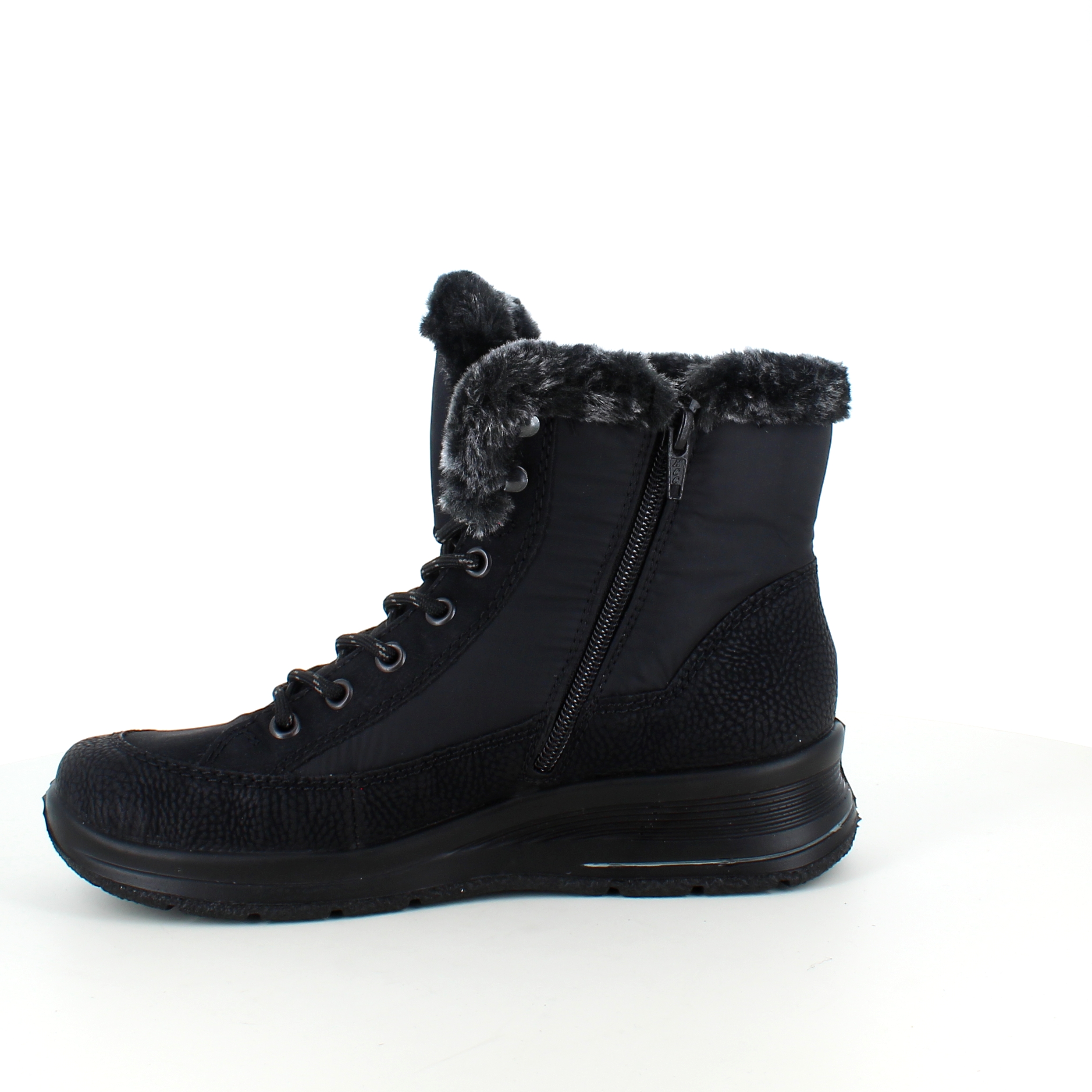 Varm vinterstøvel fra Rieker med imitert pelskant